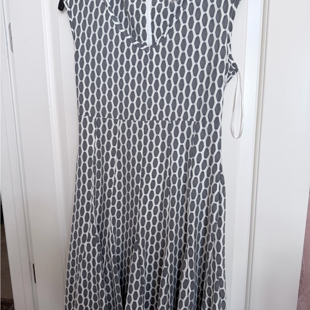Danny & Nicole Gray Geometric Midi Dress